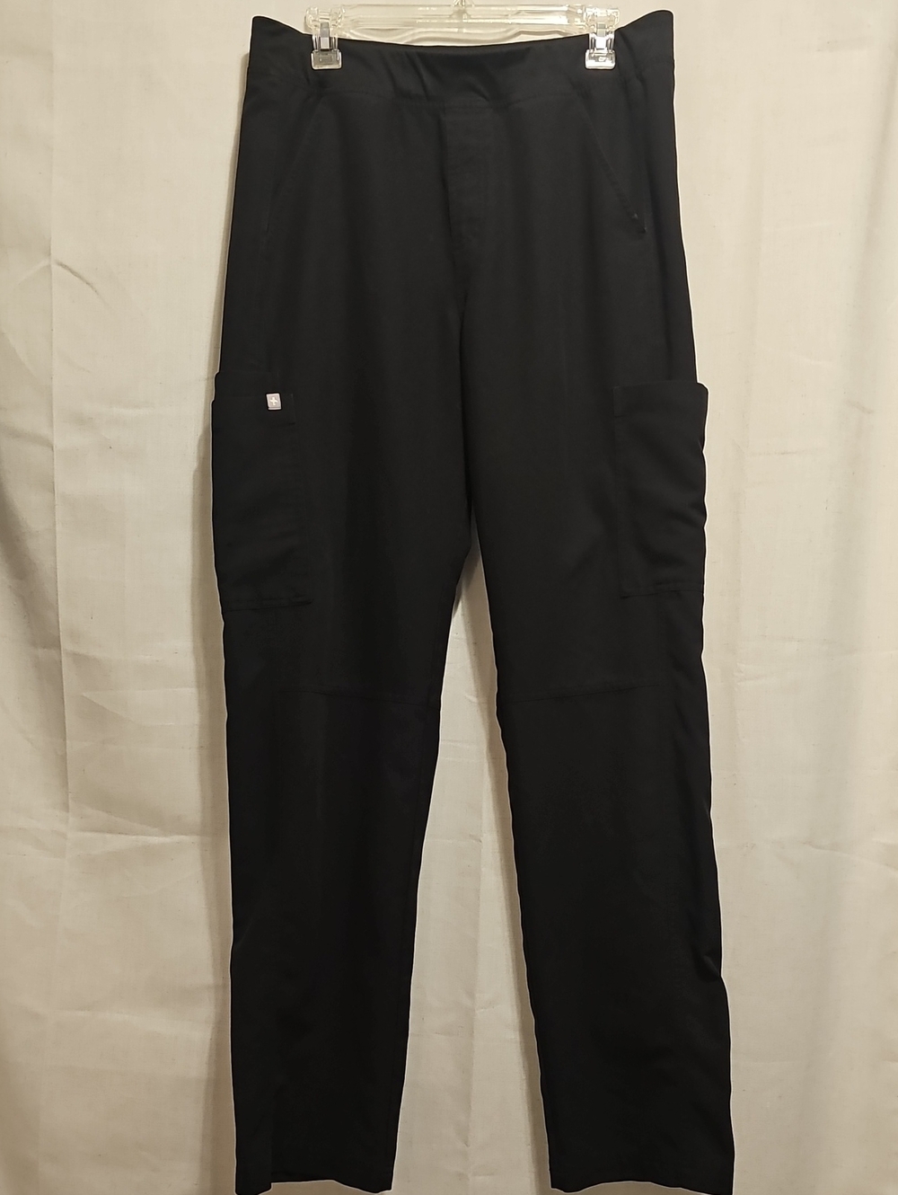 Figs Women's Black Cargo Scrub Pants